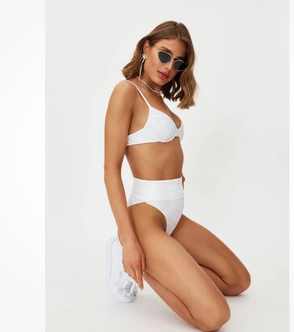$160+ Beach Riot Highway Bikini SET in a white lace fabric. 
Size small